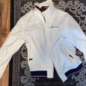  - Sail racing regnjacka nästan helt ny 