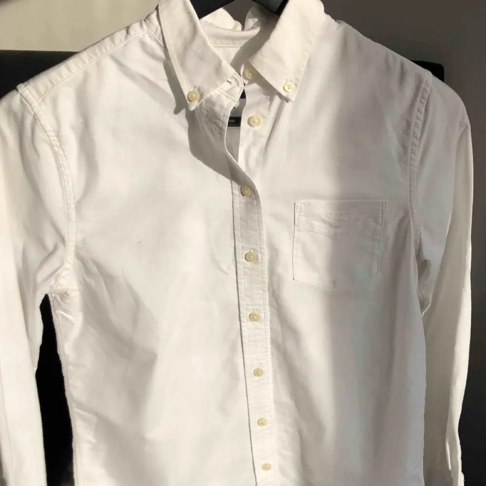 Gant Oxford skjorta vit. Superfint skick 👌👌👌. Skjortor.