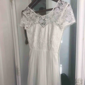  - Superfin studentklänning använd ändats en gång priset är inkl frakt 💗