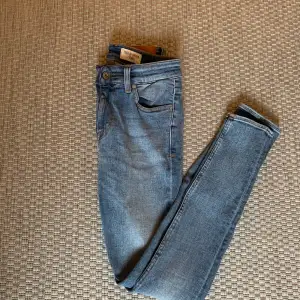 Lågmidjade Tiger of sweden Jeans storlek 28/30 (midja/längd) riktigt snygga och knappt använda