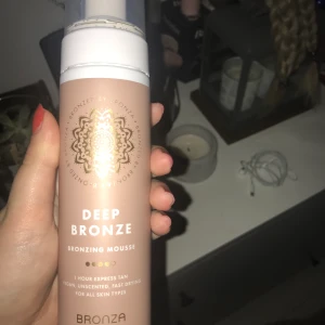 Brun utan sol Bronza - Nypris nära 300, enbart testad en gång. Färg deep bronze