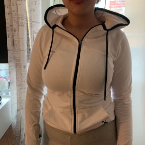 Kofta  - kofta från x100. bla matreal och SKIT skön, även snygg. nypris 250kr