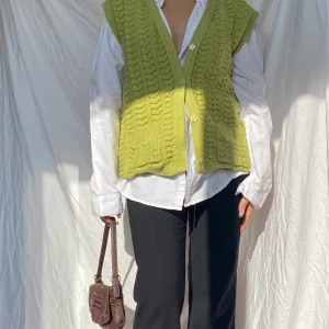 FÖLJ OSS PÅ IG - Sneakpeek på vad vi säljer på instagram!! Superfina grejer💫💫 följ oss där för att inte missa något💋💋