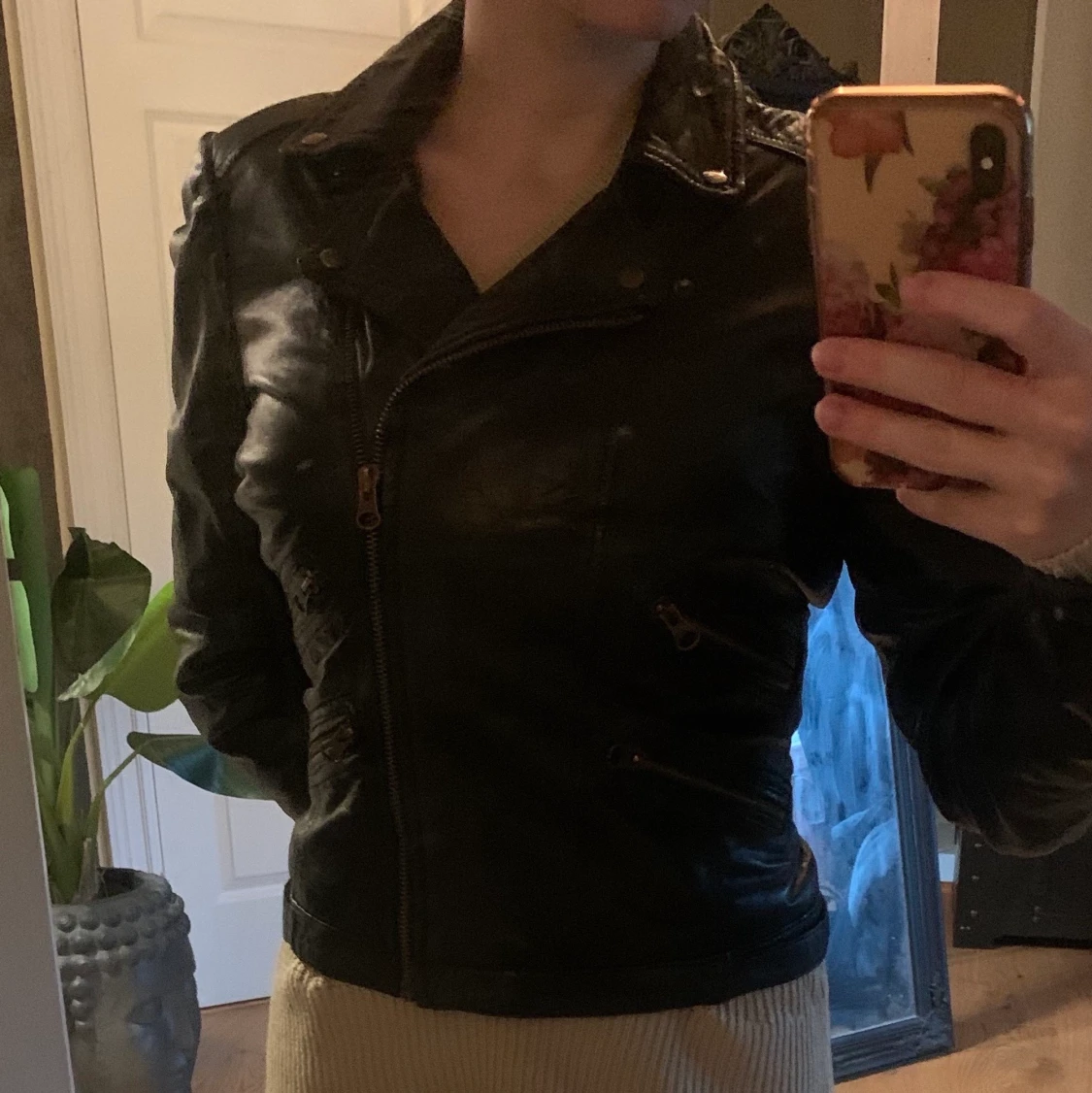 Skinnjacka storlek 34