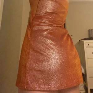 Urban outfiters klänning - Bara andvänt 1 gång skit sexig i storlek L