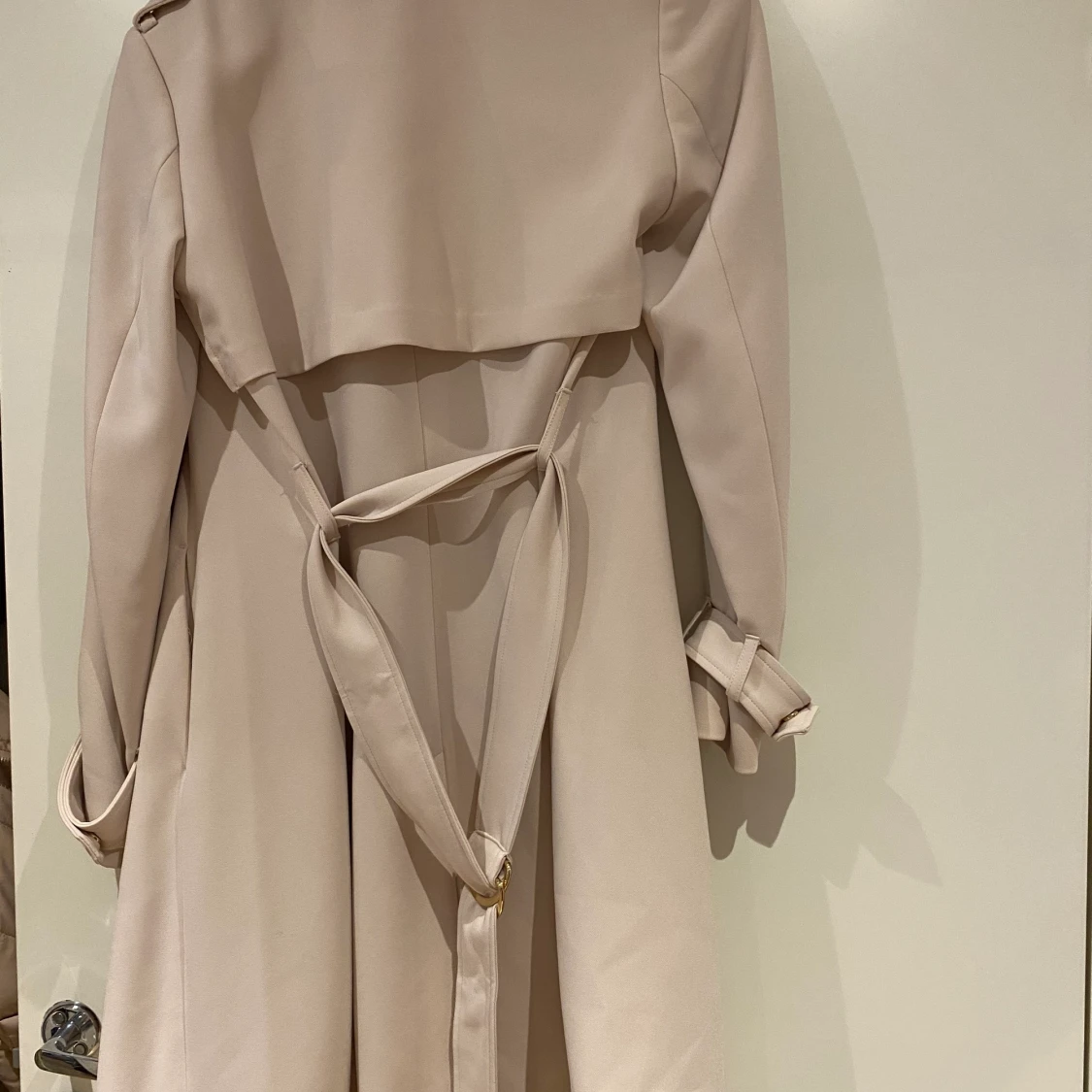 Beige jacka i storlek 36 - 90