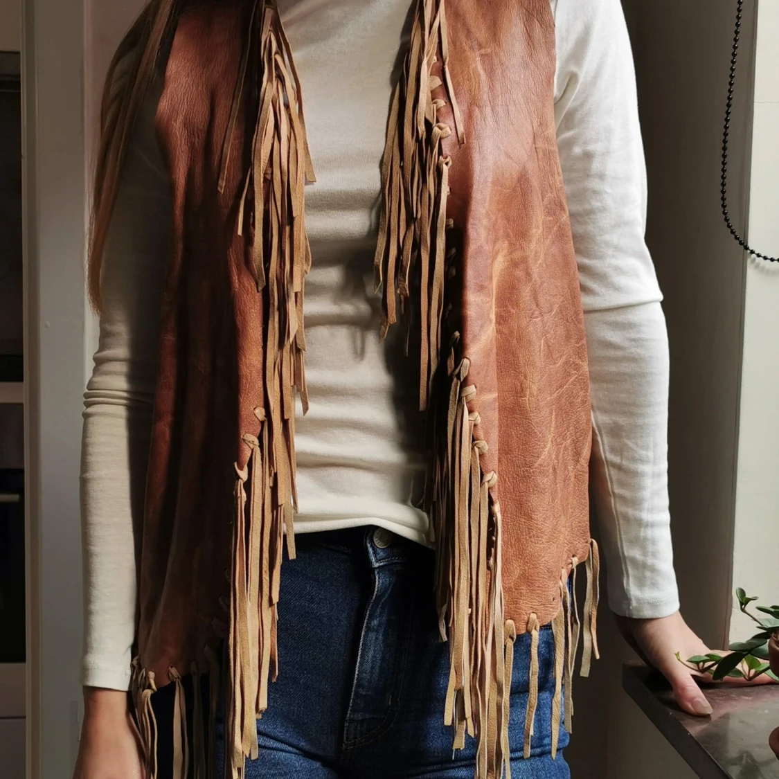 Läderväst med fransar