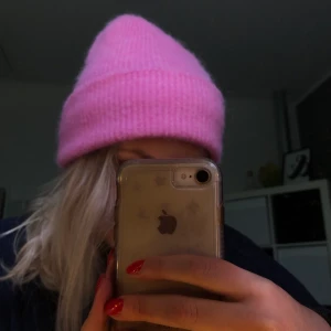 Samsøe Samsøe mössa  - En super mysig mössa nu till vintern💖💖 köptes för 399 kr