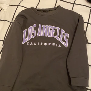 Shein Tröja - Shein S-36 lilla, grå, sweatshirt, mjuk, bra kvalitet, men väldigt oversize oanvänd eftersom den är för stor...