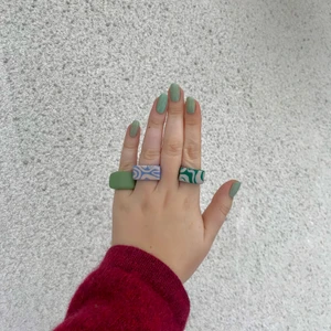 RINGAR - Ringar i lera, olika storlekar och färger