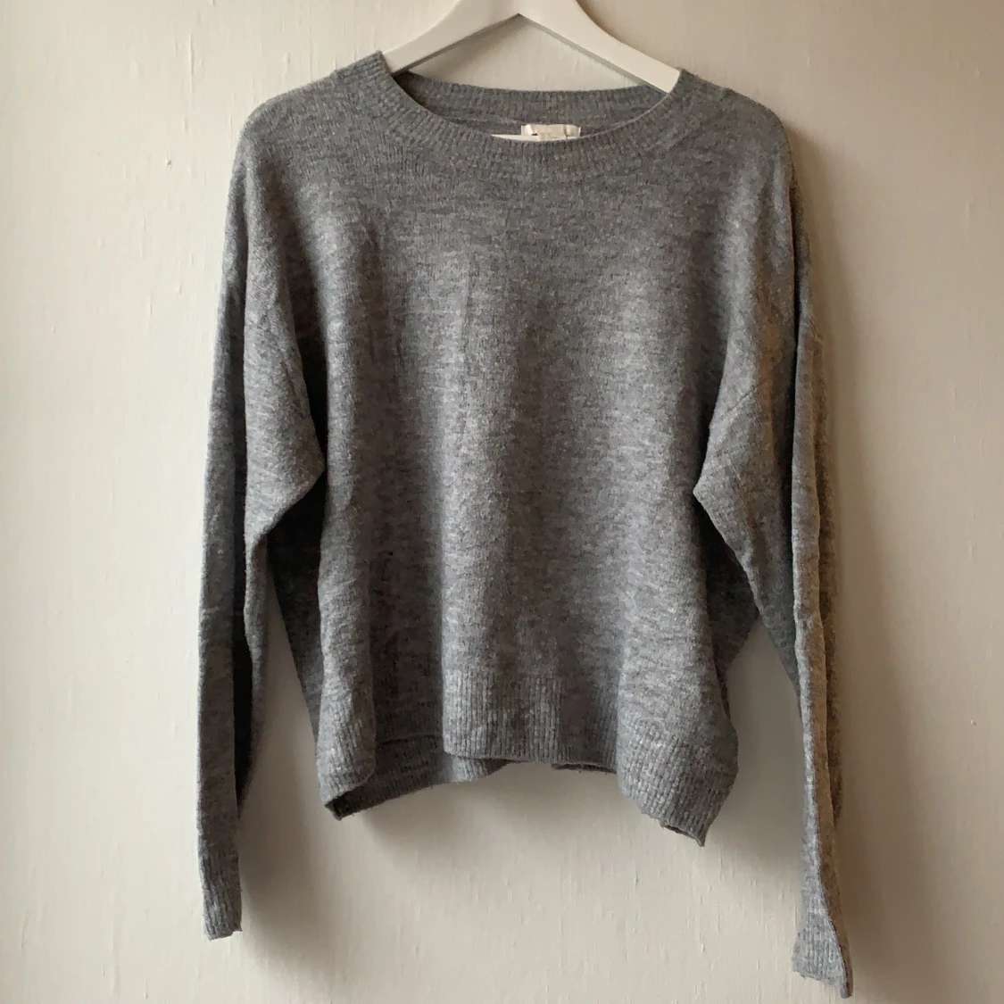 Lätt stickad tröja