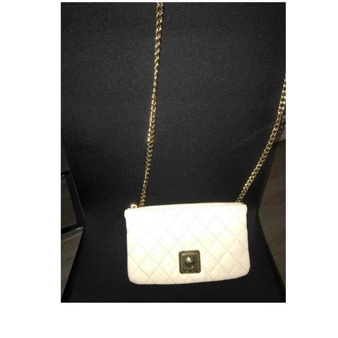 Moschino väska  - 90