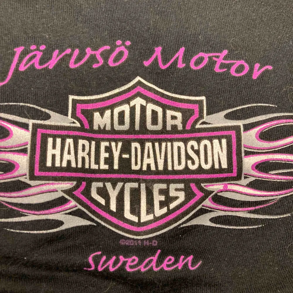 Långärmad tröja från Harley Davidsson   Högsta bud:150. Skjortor.
