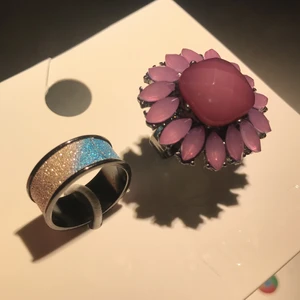 Ringar   - Oanvända ringar från forever 21. Frakt 12 