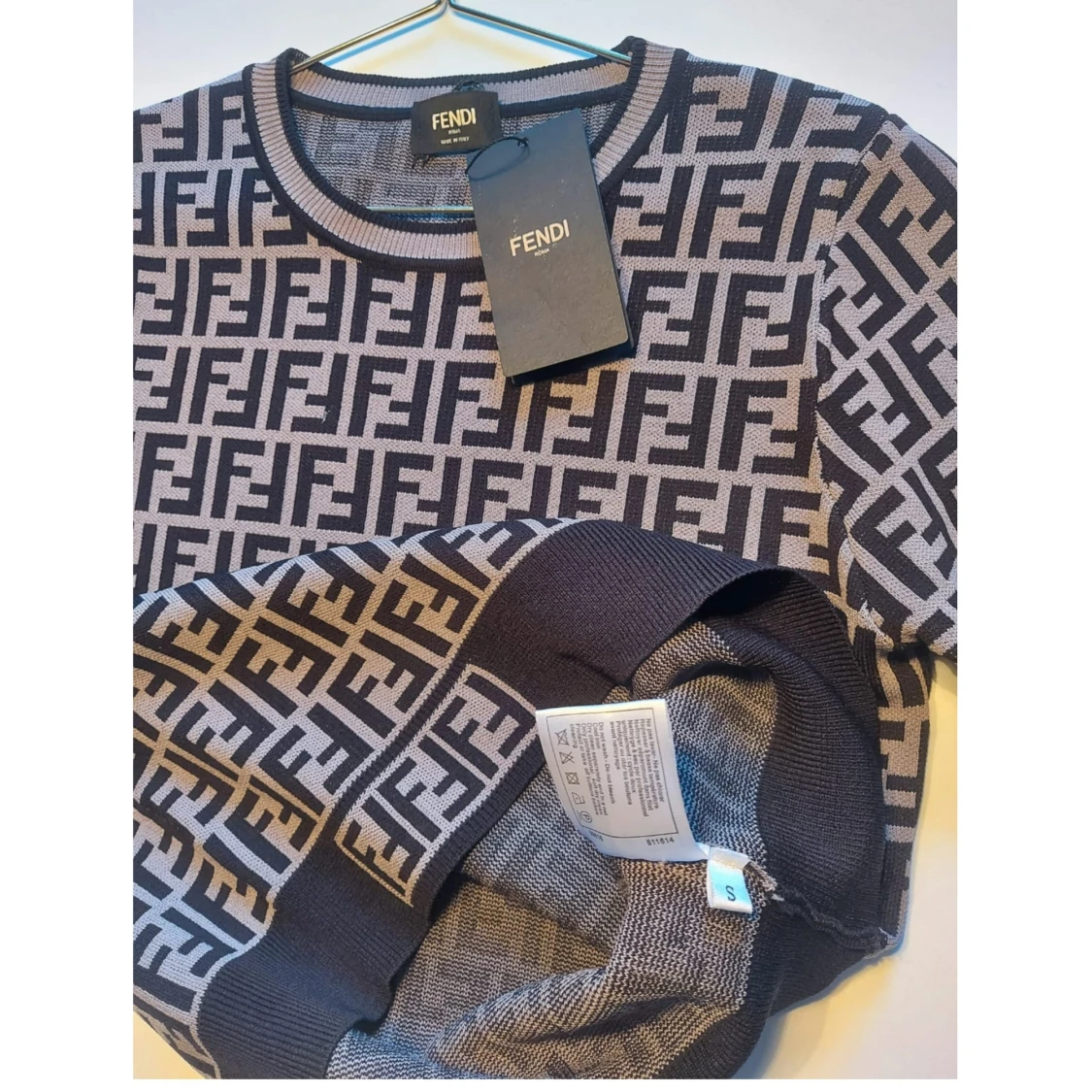 Fendi grå tröja strl S - 90