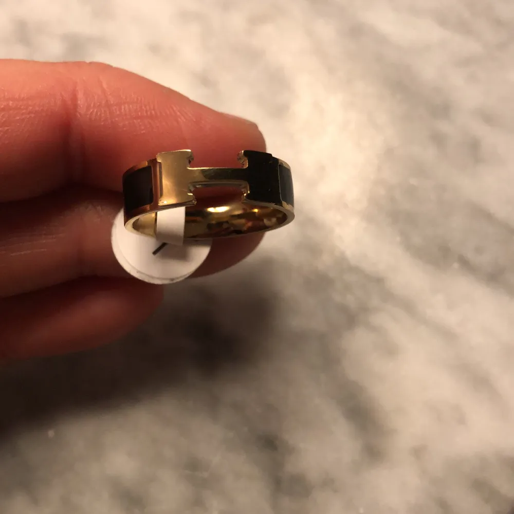 Hermes ring hied ej äkta, bra kvalitet.. Accessoarer.