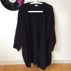 Super nice structured Cardigan from Weekday 
Almost new, perfect condition 
