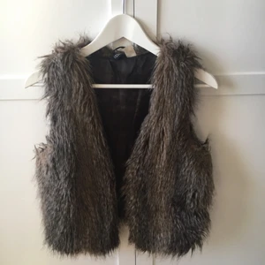  - Oanvänd fake päls! 