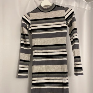 Polodress from Bikbok - Polo klänning från Bikbok. Använt 1 gång 