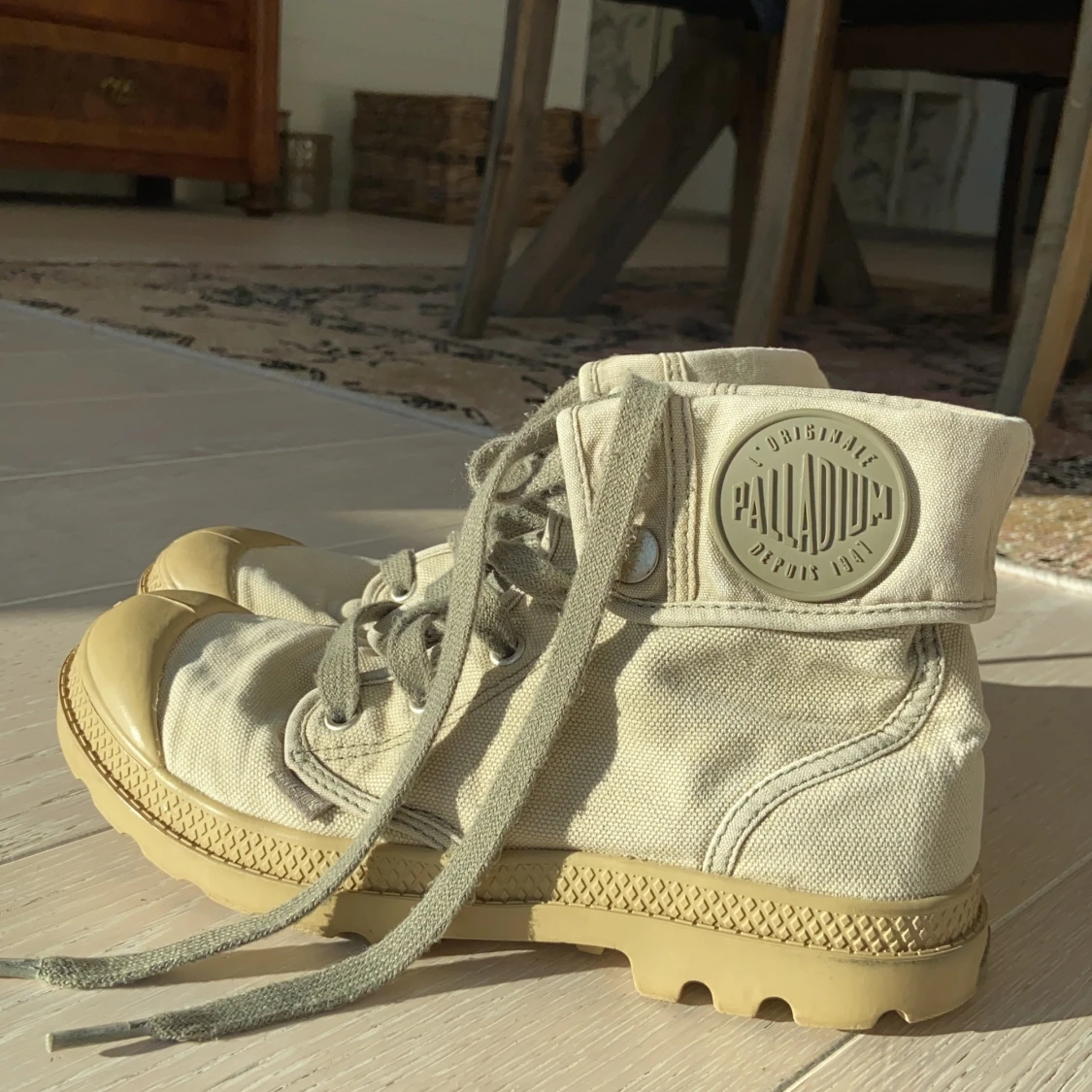 Palladium baggy snörskor