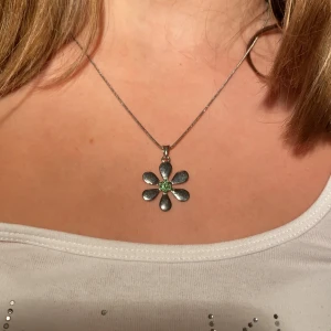 Halsband  - Fint halsband som är justerbart🥰