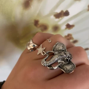 Ring - Elefantring i silver så fin verkligen men har en liknanade jag använder mer. 22kr frakt💖