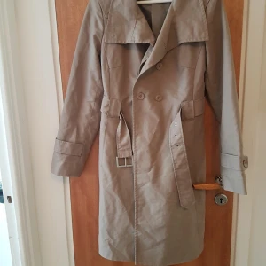 Kappa stl 38 - Fin kappa stl 38. Anvävd 2gånger köptes förra hösten och nu hänger den bara i garderoben och tar plats 