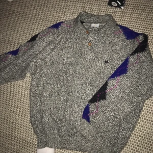 Sweatshirt från Kappa - Fin vintage kofta från Kappa. Supermysig till höst och vinter. Storlek M/L.  Köparen står för frakten. 