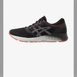Asics helt nya löparskor  - Super fina asics nya - för små dock använda 2-3 gr. Pris 100.