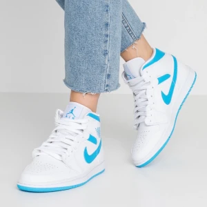 Jordan 1 - Intressekoll på dessa helt nya Jordan 1, storlek 39. Box och kvitto finns självklart. Säljer endast vid bra bud! Buda!