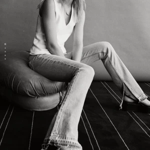 Jeans från zara med slits  - Populära jeans från zara