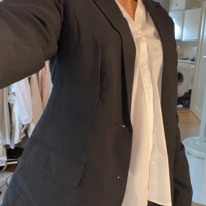 Kavaj/blazer - Köpt på secondhand, bra kvalite:)