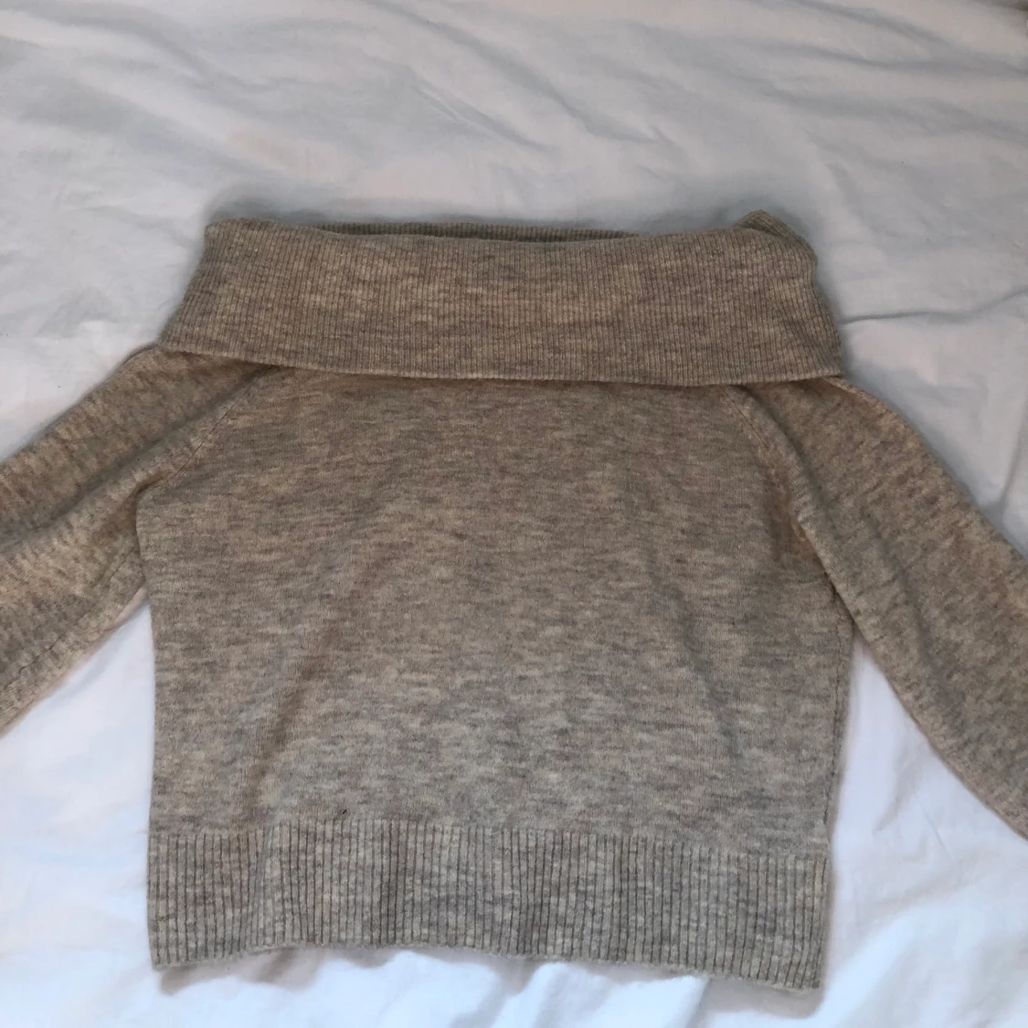 Beige Off Shoulder Stickad Tröja