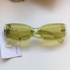 Glassögon  - Helt nya köpta i Berlin. Porto 22kr.