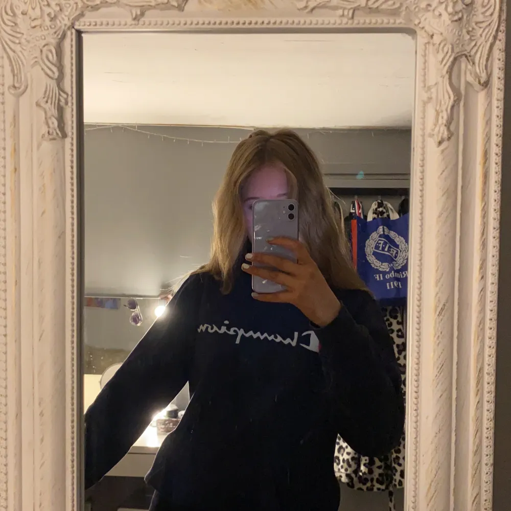 Marinblå champion hoodie med luva 💕. Hoodies.