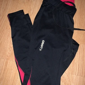 Träningstights  - Säljer denna tights från Craft i storlek M, god skick 
