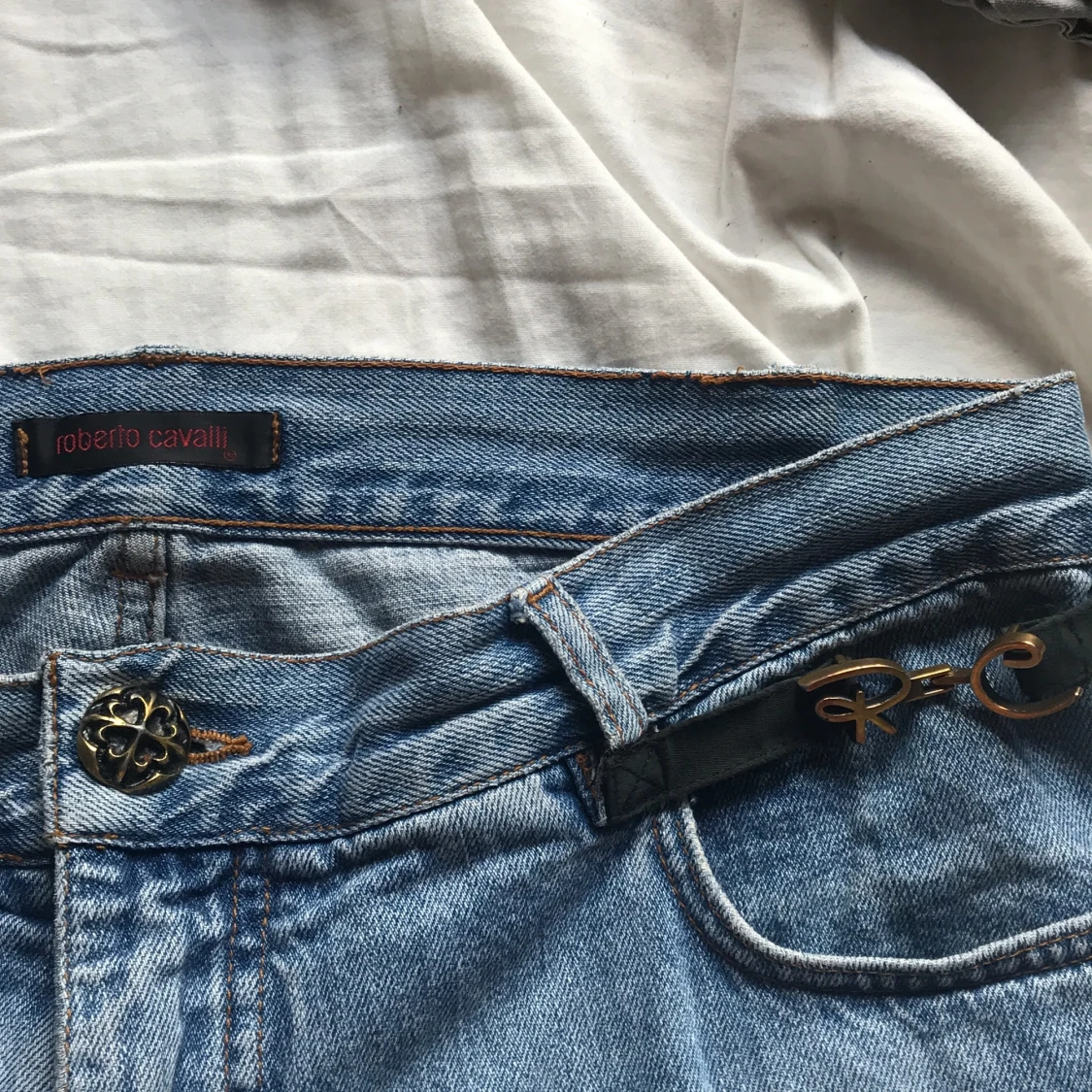 Super snygga ljusblå jeans - 90