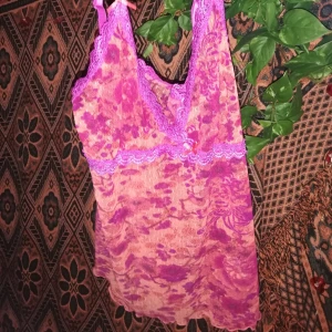 Meshlinne - 🌺 Linné i mesh och spets med blommönster. Frakt 40:- med postnords blå kuvert. 🌺