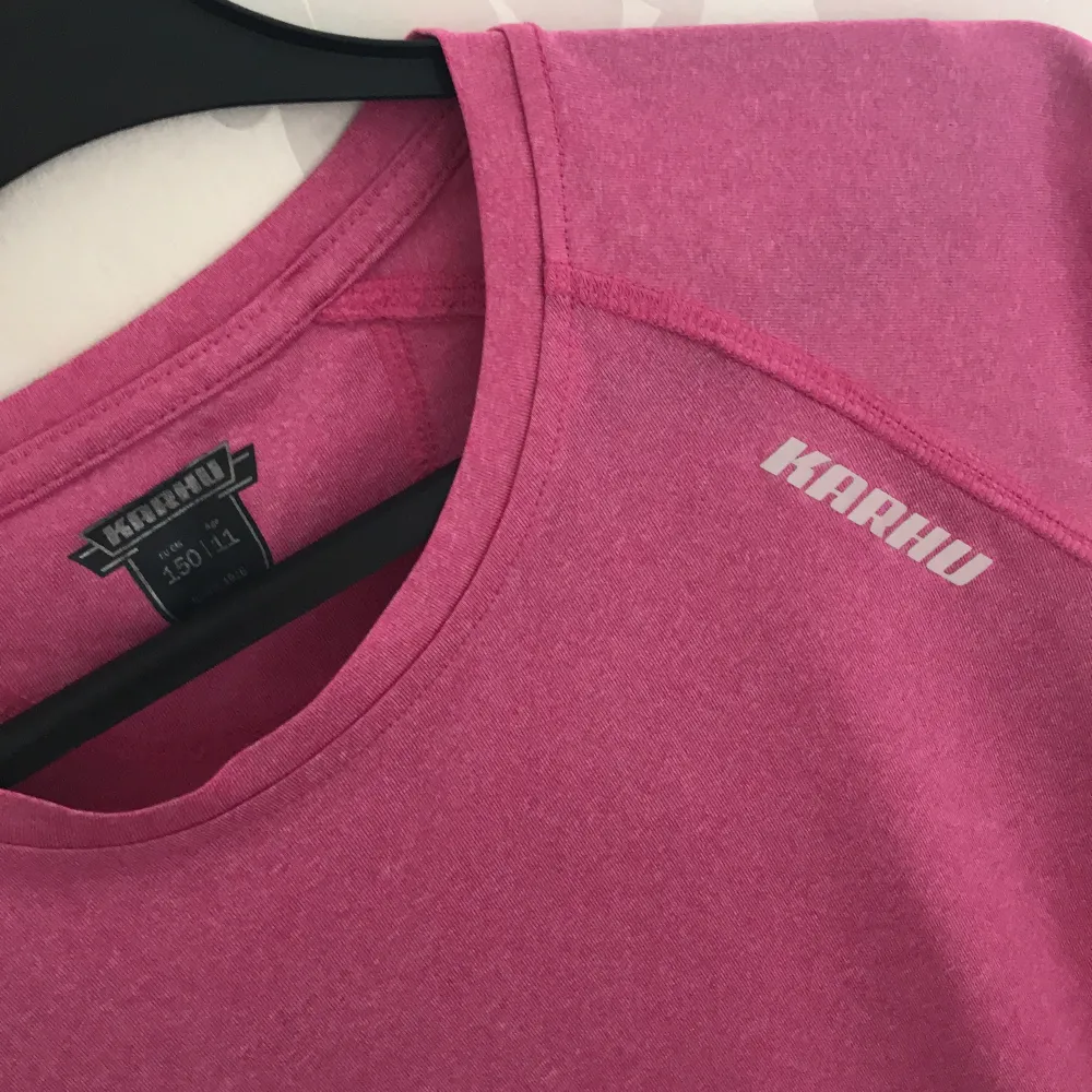 En rosa idrotts tröja i storlek 150💖. Hoodies.
