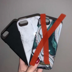 3 skal från Ideal of Sweden🌺✨ - Säljer nu mina 3 skal från Ideal of Sweden för iPhone 6/6s 7, 8 och SE💖 Enda negativa är att det svarta har några få repor, men inget man tänker på🥰  1 för 85kr eller 2 för 155kr ❌DET GRÖNA ÄR SÅLT❌ Frakt: 11kr