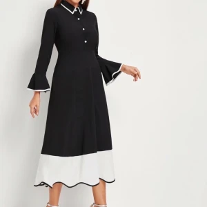 LÅNG KLÄNNING  - Säljer denna fina klänningen, den är helt ny aldrig använt. Passar jätte bra för en fin middag och mycket annat. Och den passar även M/S och L Kontakta mig för mer frågor. 