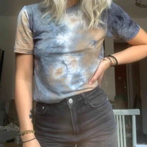  - Tröja från carling, använd 1 gång så är i fint skick! Frakten är inräknad i priset 🌿