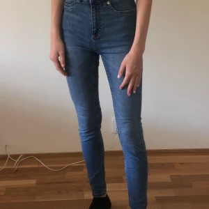 Jeans - Jeans i storlek XS. 