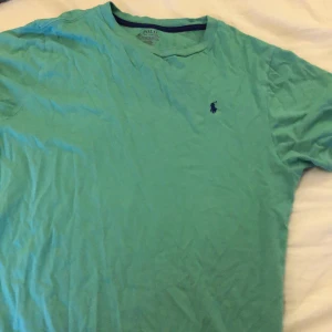 Ralph lauren t-Shirt - Junior storlek xl men sitter som small eller medium