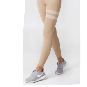 Stronger tights - Jättesnygga stronger tights i en beige färg✌🏼✌🏼Använda fåtal gånger💞 storlek XS nypris 699kr, köpare står för frakt 🦋 pris kan diskuteras