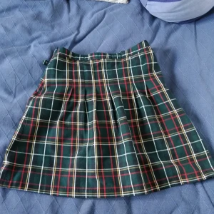 Old school red checkered skirt size 38 - -Size 38   -brand : frk   -clean and in good condition   -classic old school red check pattern   -easy to match   pick up or by post.   Buyer will pay the cost of post.   pick up place : universitad station / techniska hogskolan station / Danderyd Sjukhus station / Vaxholm centrum / any stop of bus 670  please feel free to message me for details   Cecilia  