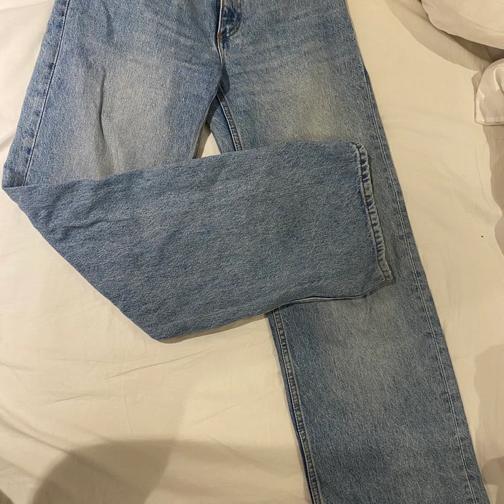 Monki jeans, modellen Yoko, wide leg. Storlek 25. Skicka privat om ni är intresserade🦋. Jeans & Byxor.