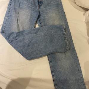 Monki jeans, modellen Yoko, wide leg. Storlek 25. Skicka privat om ni är intresserade🦋