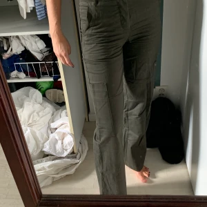 Byxor från Filippa K - Super snygga mörkgröna 