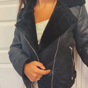 Jacka Booho - Jacka ifrån Booho, aldrig använd. Storlek 36. Säljer för 120 kr 💜